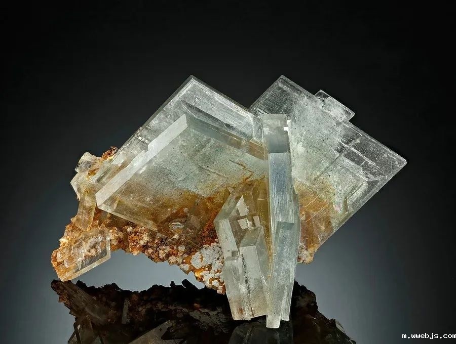 重晶石——全球工业中举足轻重的关键矿产资源